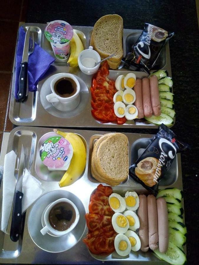 Отель Prenociste Trio Вране Экстерьер фото